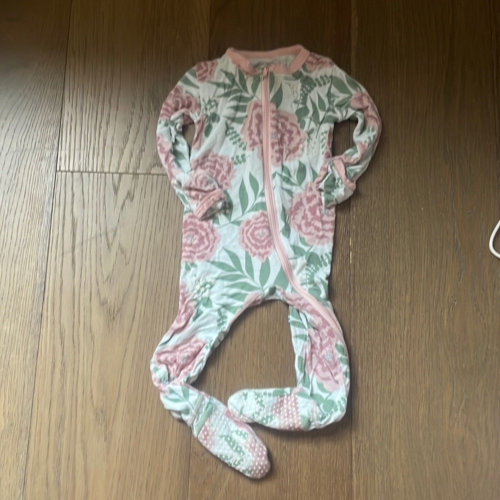 Kickee pants zipper onesie 6-9 months